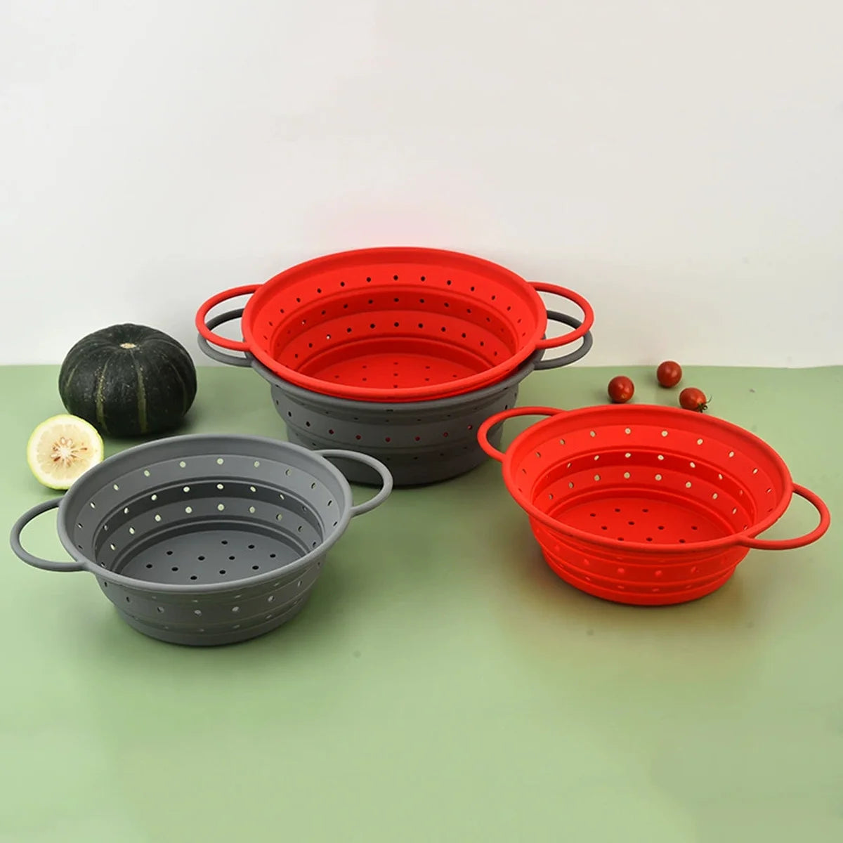 Keep your kitchen tidy and tidy with our collapsible silicone drain basket - available in a variety of colors and sizes