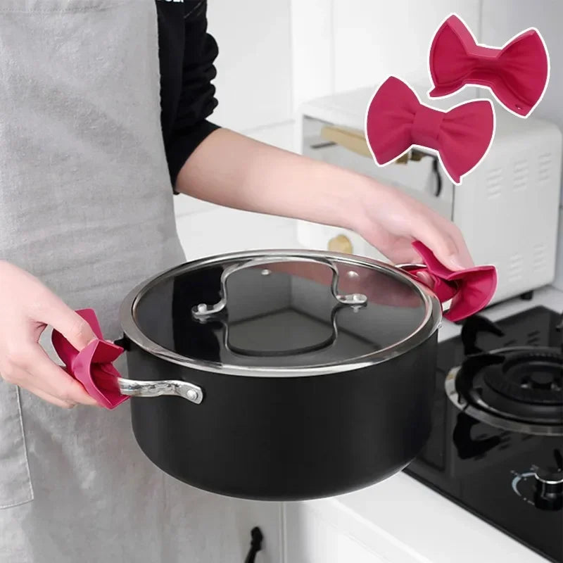 Silicone 2pcs Oven Mitts Creative Bow Shape Oven Gloves Heat Resistant Pot Holders For Cooking Mini Oven Gloves Kitchen Tool Hot