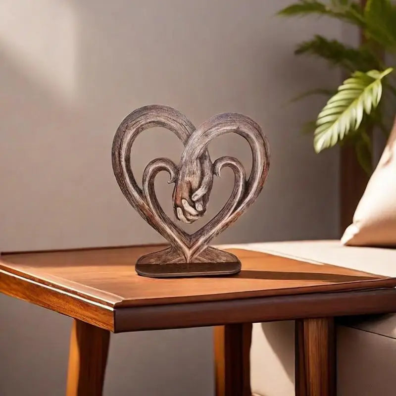 Valentines Day Gift Heart Holding Hands Art Sculpture Desk Decoration Wooden Retro Flat Heart Holding Hands Statue Forever Love