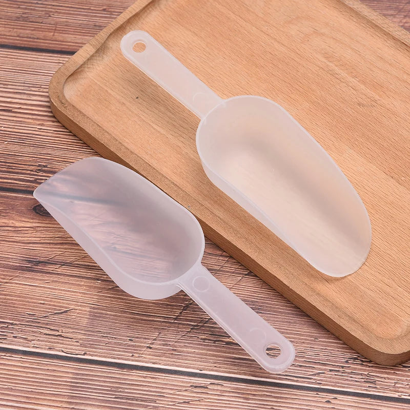 2/5Pcs Multifunctional Plastic Flour Spoon Ice Measuring Scoop Baking Kitchen To