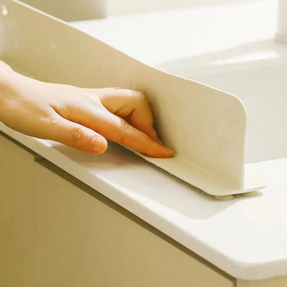 Silicone Water Splash Guard with Suction Cup Washing Basin Anti-splash Stopper Splash Protector for Kitchen Island and Bathroom