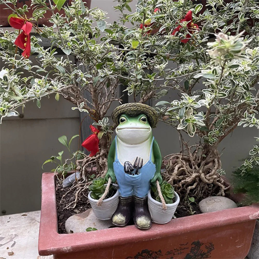 Cute Frog Yard Decor Resin Frog Succulent Flower Pot Creative Small Frog Figurine Planter for Indoor Outdoor Decor