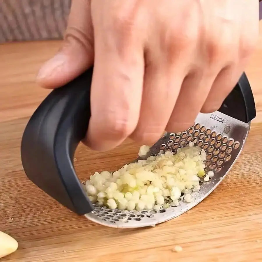 Stainless Steel Garlic Press Tool – Manual Garlic Crusher & Squeezer, Heavy Duty Kitchen Gadget for Easy Garlic Mincing