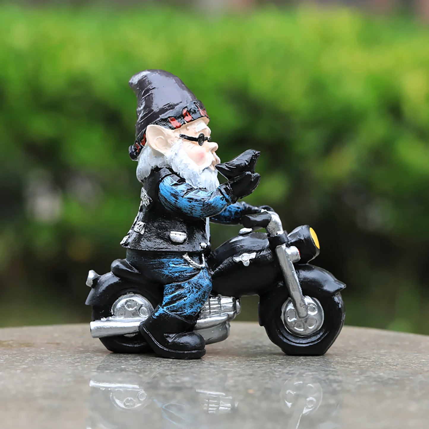 Resin Gnome Statue Waterproof Mini Decor Statue Pastoral Landscape Ornaments Suitable for Outdoor Yard Patio Decoration