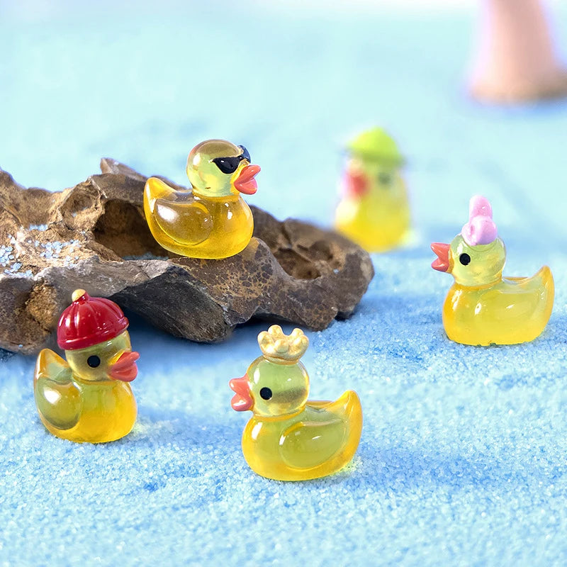 8pcs Luminous Resin Mini Yellow Duckling Miniatures Doll House Glow-in-the-Dark Ducks Figurines For DIY Aquarium Garden Decor
