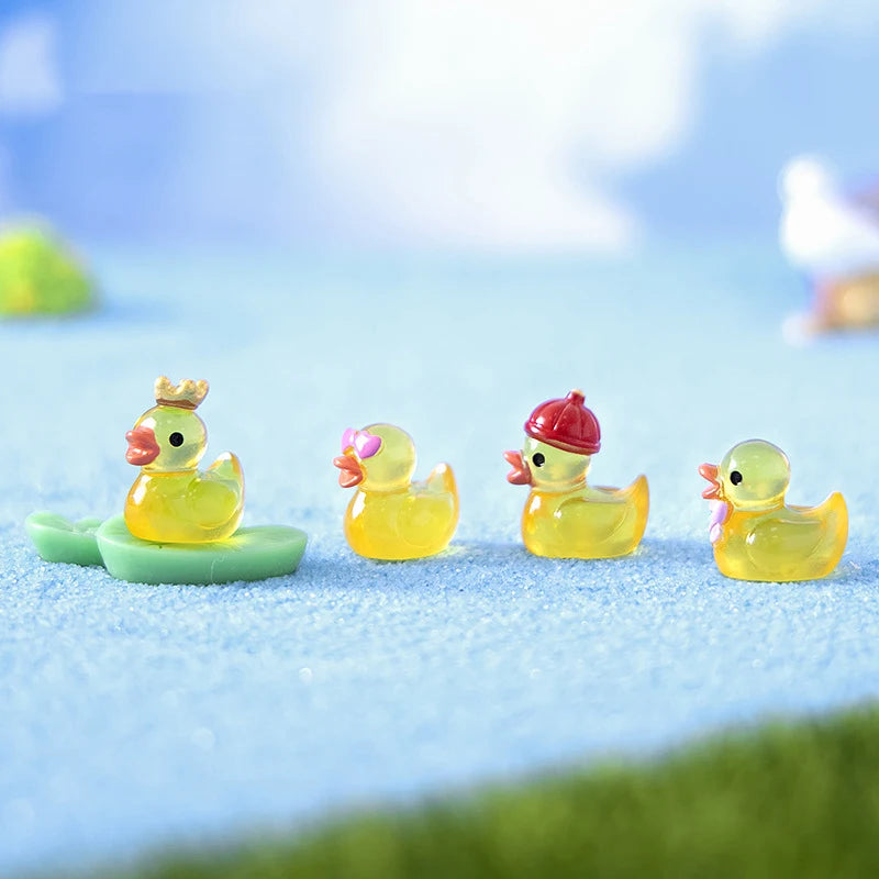 8pcs Luminous Resin Mini Yellow Duckling Miniatures Doll House Glow-in-the-Dark Ducks Figurines For DIY Aquarium Garden Decor
