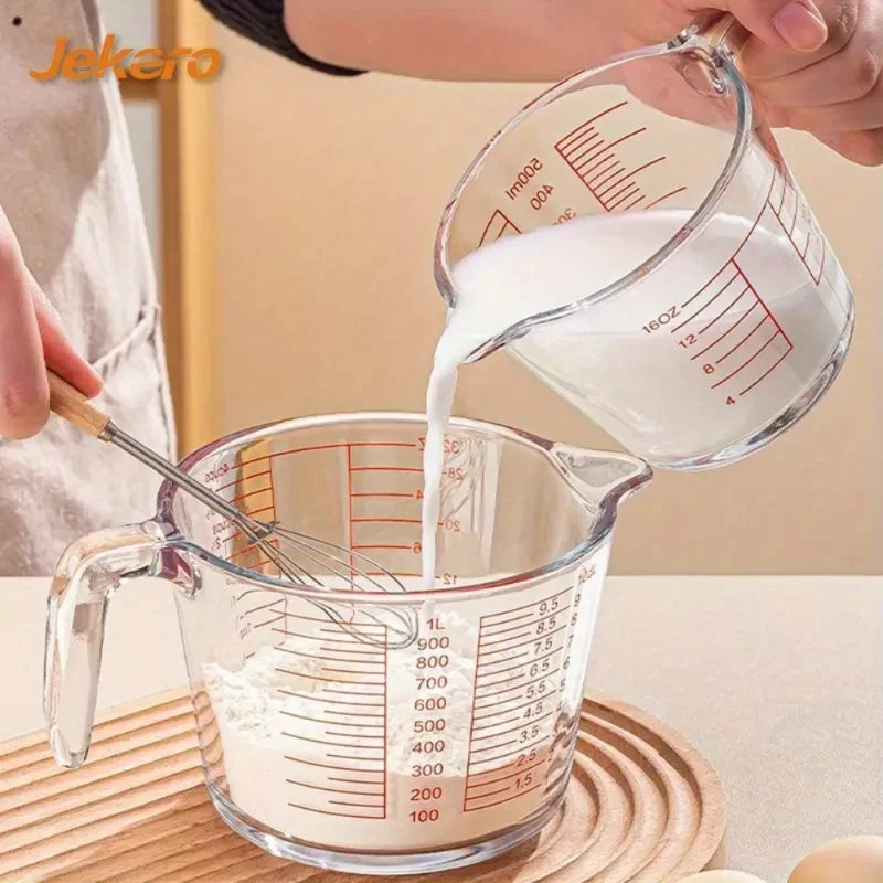 500ml Heat-Resistant Glass Measuring Cup with Precise Scale and Ergonomic Microwave-Safe Handle for Baking and Cooking