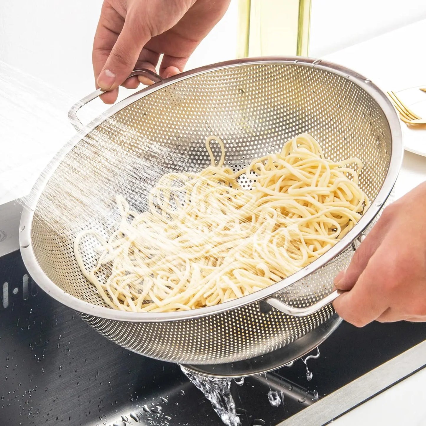 Colander Stainless Steel 5-Quart, Kitchen Strainer for Pasta, Fruits Vegetables, Dishwasher Safe