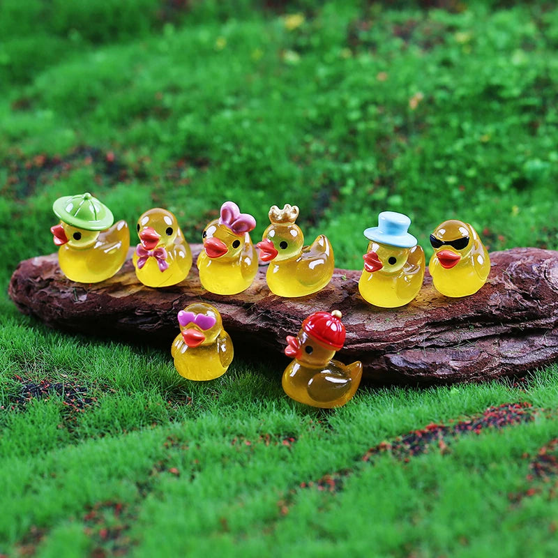 8pcs Luminous Resin Mini Yellow Duckling Miniatures Doll House Glow-in-the-Dark Ducks Figurines For DIY Aquarium Garden Decor