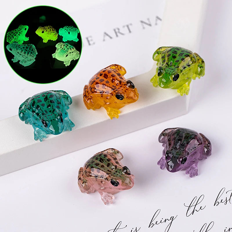 5pcs/lot Luminous Frog Figurines Landscape Gifts Resin Miniature Frogs Glow At Dark Garden Statue Fairy Lawn Ornament Decoration