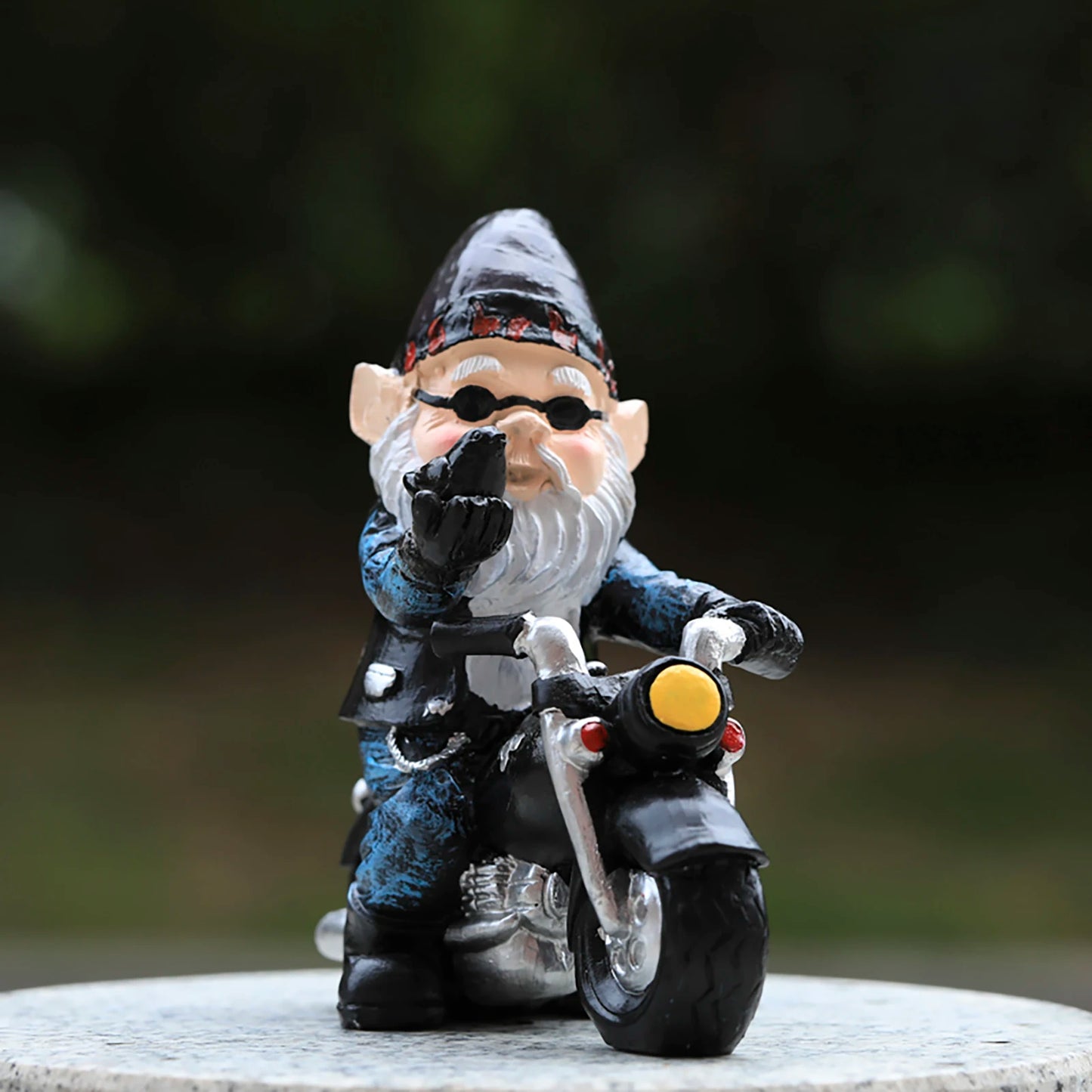 Resin Gnome Statue Waterproof Mini Decor Statue Pastoral Landscape Ornaments Suitable for Outdoor Yard Patio Decoration