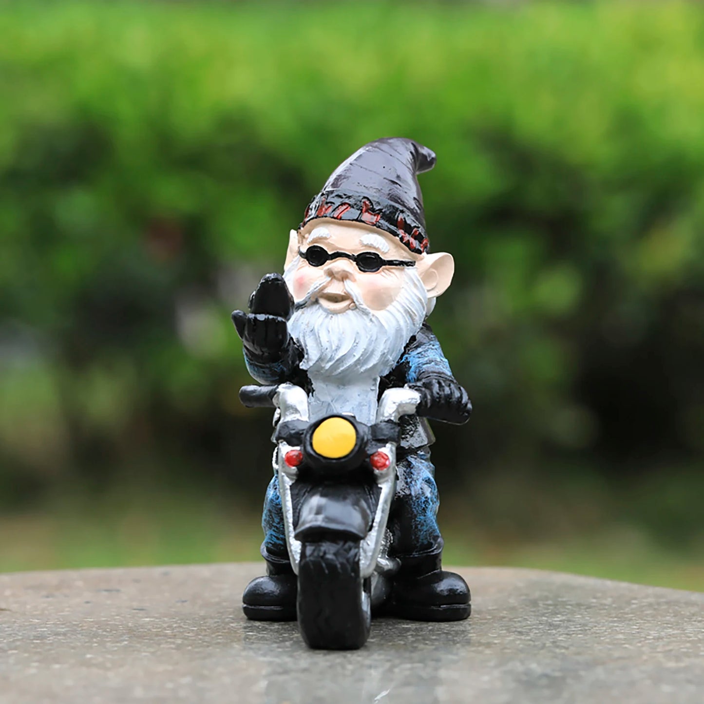 Resin Gnome Statue Waterproof Mini Decor Statue Pastoral Landscape Ornaments Suitable for Outdoor Yard Patio Decoration