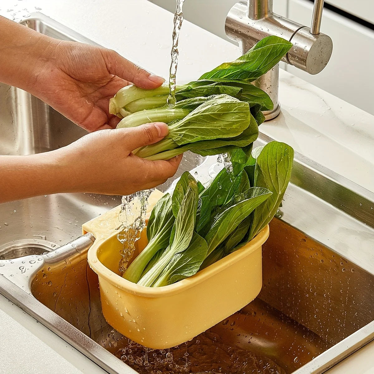 Square one-button faucet drain basket, durable plastic kitchen sink filter, high-efficiency drain hole, space-saving vegetable