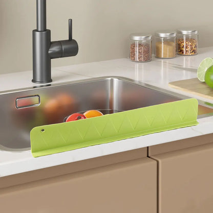 Silicone Water Splash Guard with Suction Cup Washing Basin Anti-splash Stopper Splash Protector for Kitchen Island and Bathroom