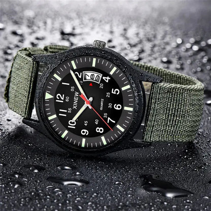 Quartz Movement Sports Watch with Nylon Band and Calendar