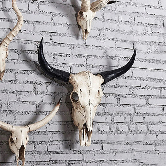 Creative Horns Skull Ornament Resin Longhorn Cow Skull Head Wall Hanging Ornament 3D Figurines Retro Bull Skull Craft Home Decor
